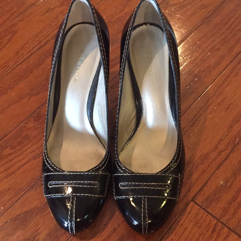 Liz Claiborne black pumps